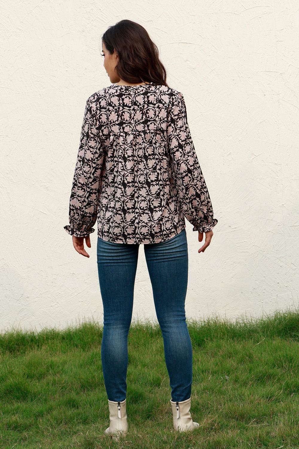 Floral Flounce Sleeve Round Neck Blouse for a perfect OOTD – dress to impress outfits from Amexza