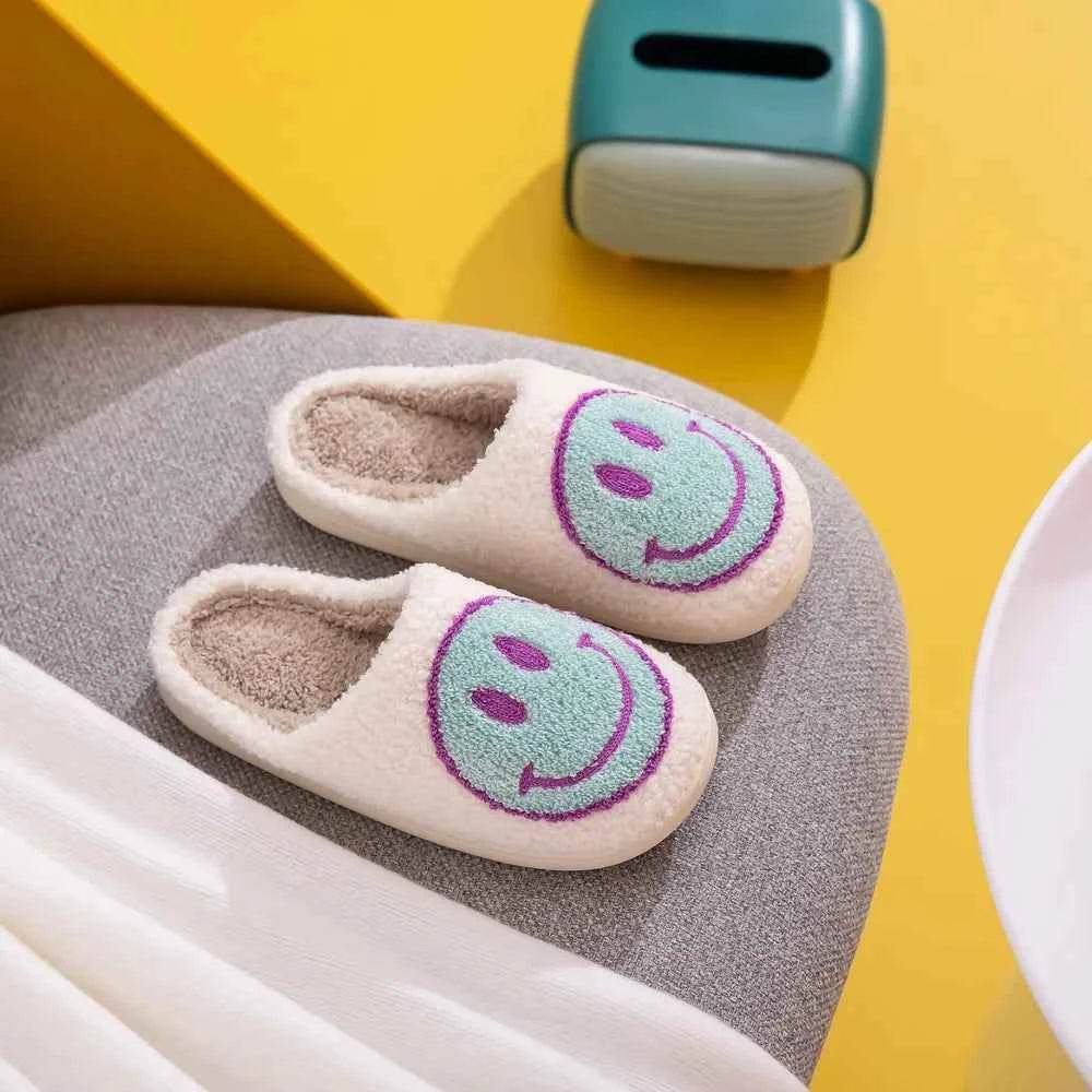 Melody Smiley Face Slippers for a perfect OOTD – dress to impress outfits from Amexza