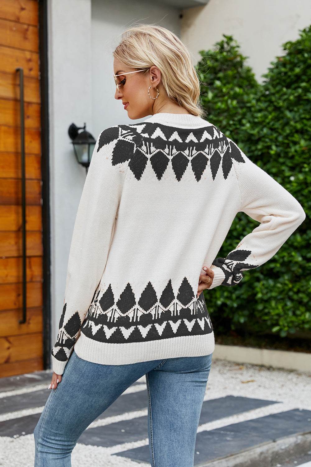 Round Neck Long Sleeve Sweater for a perfect OOTD – dress to impress outfits from Amexza