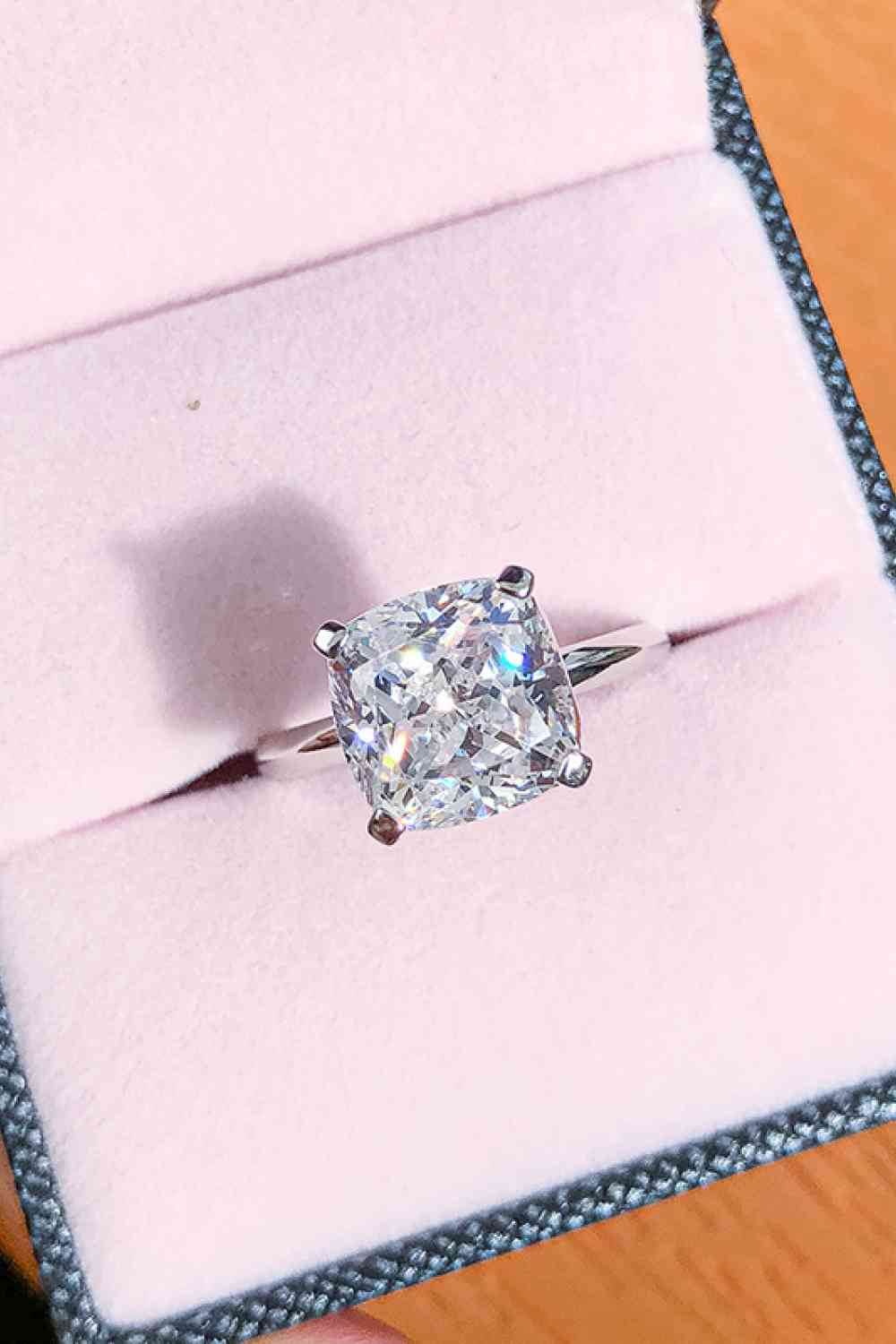 3.5 Carat Zircon 4-Prong Ring for a perfect OOTD – dress to impress outfits from Amexza