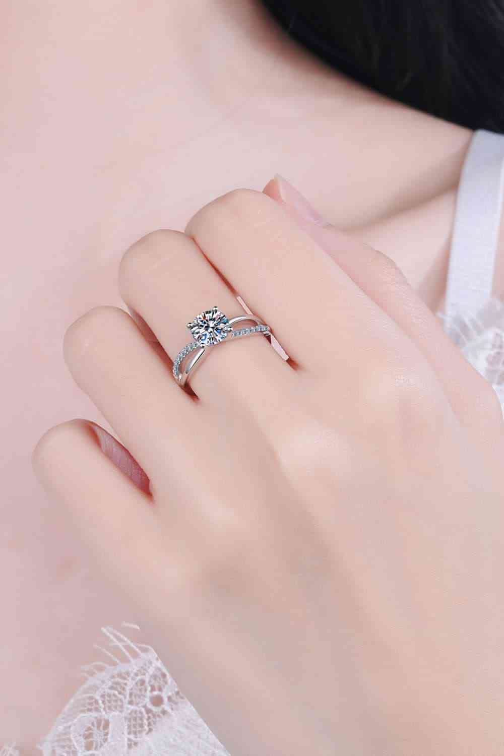 1 Carat Moissanite Crisscross Split Shank Ring for a perfect OOTD – dress to impress outfits from Amexza