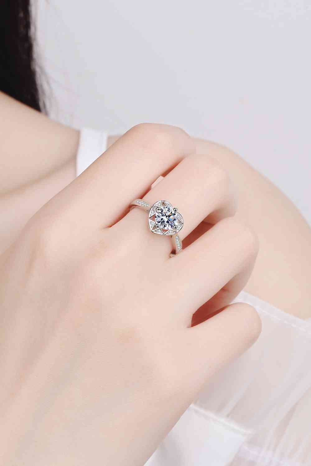 Moissanite Heart Ring for a perfect OOTD – dress to impress outfits from Amexza