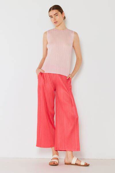 Marina West Swim Pleated Wide-Leg Pants with Side Pleat Detail for a perfect OOTD – dress to impress outfits from Amexza