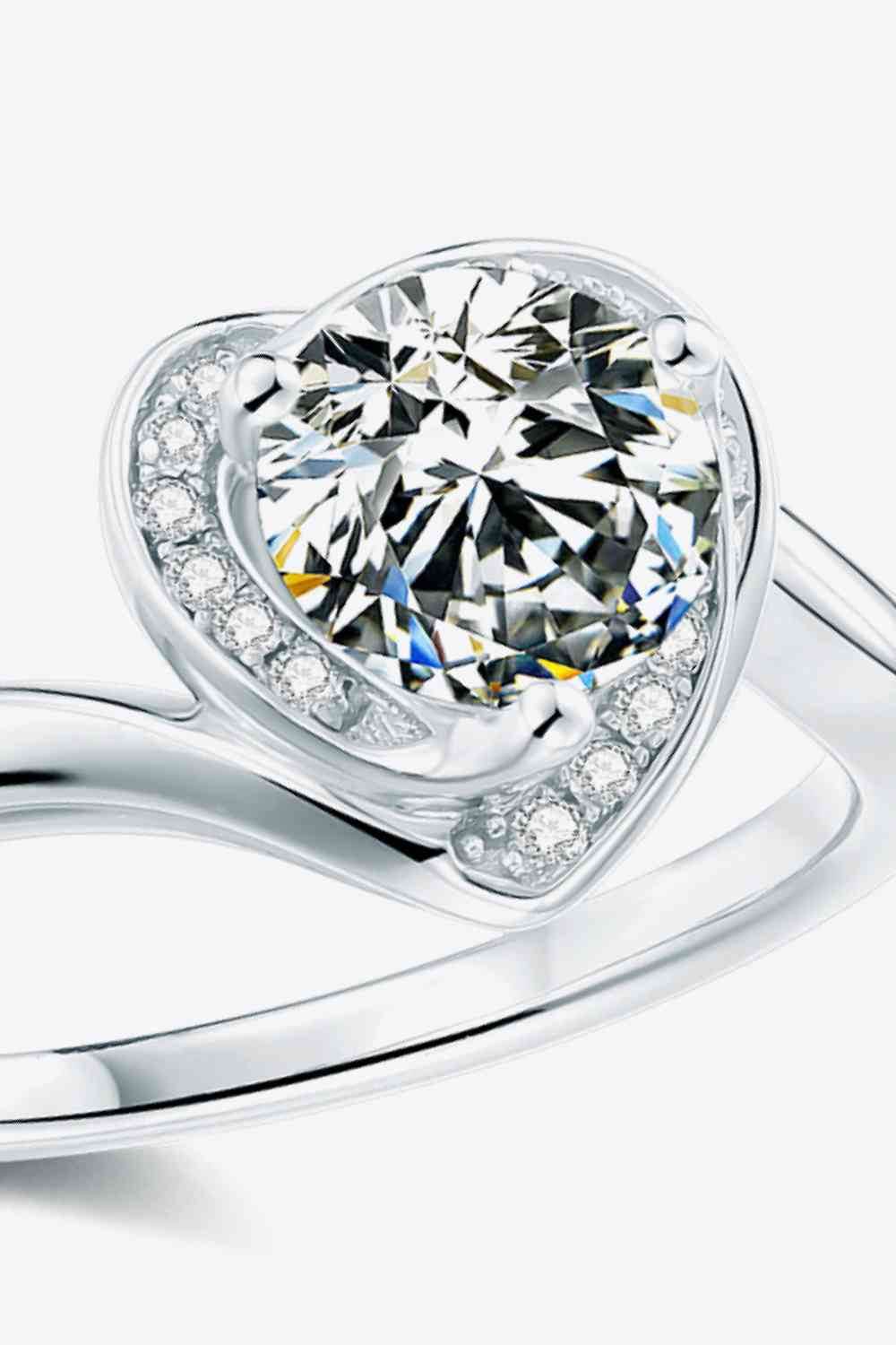 1 Carat Moissanite Heart Ring for a perfect OOTD – dress to impress outfits from Amexza