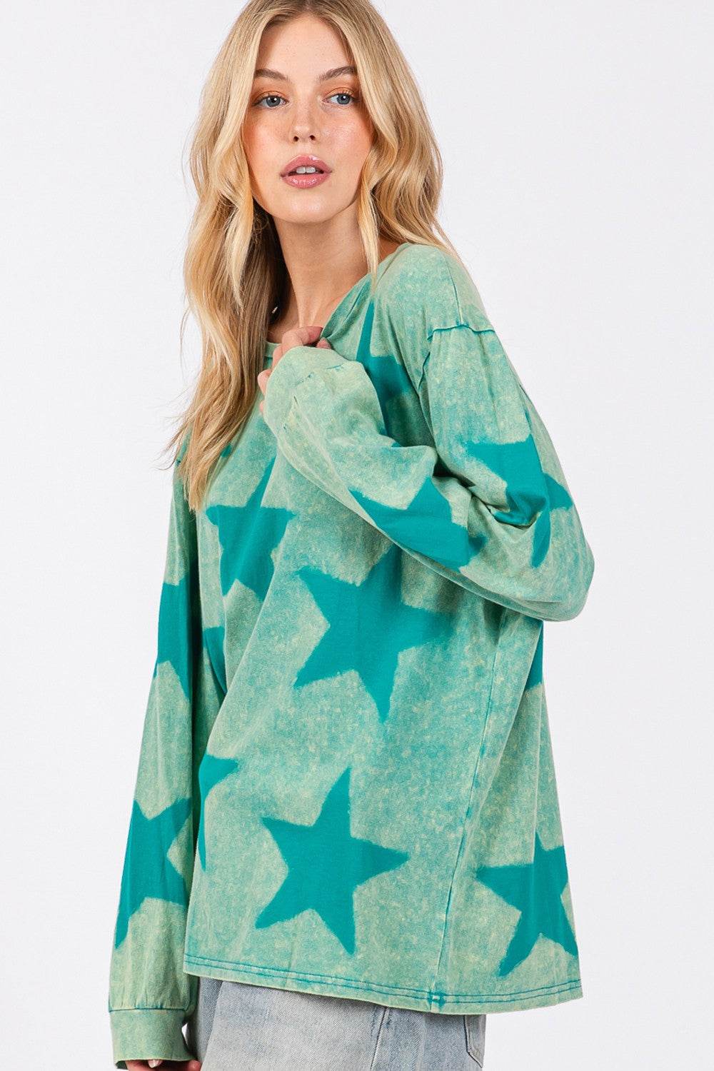 SAGE + FIG Mineral Wash Star Pattern T-Shirt for a perfect OOTD – dress to impress outfits from Amexza