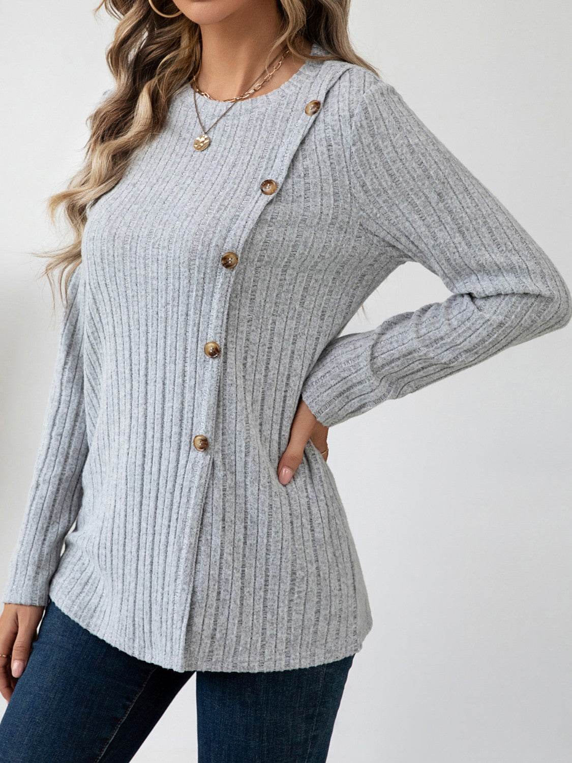 Round Neck Long Sleeve T-Shirt for a perfect OOTD – dress to impress outfits from Amexza