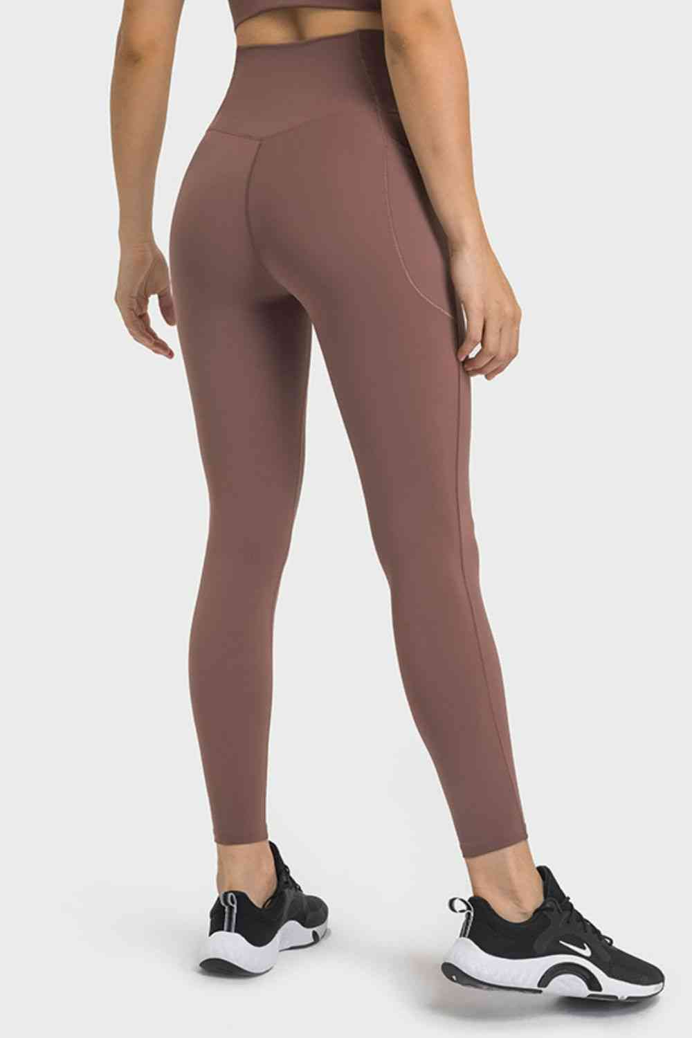 Millennia V-Waist Yoga Leggings with Pockets for a perfect OOTD – dress to impress outfits from Amexza