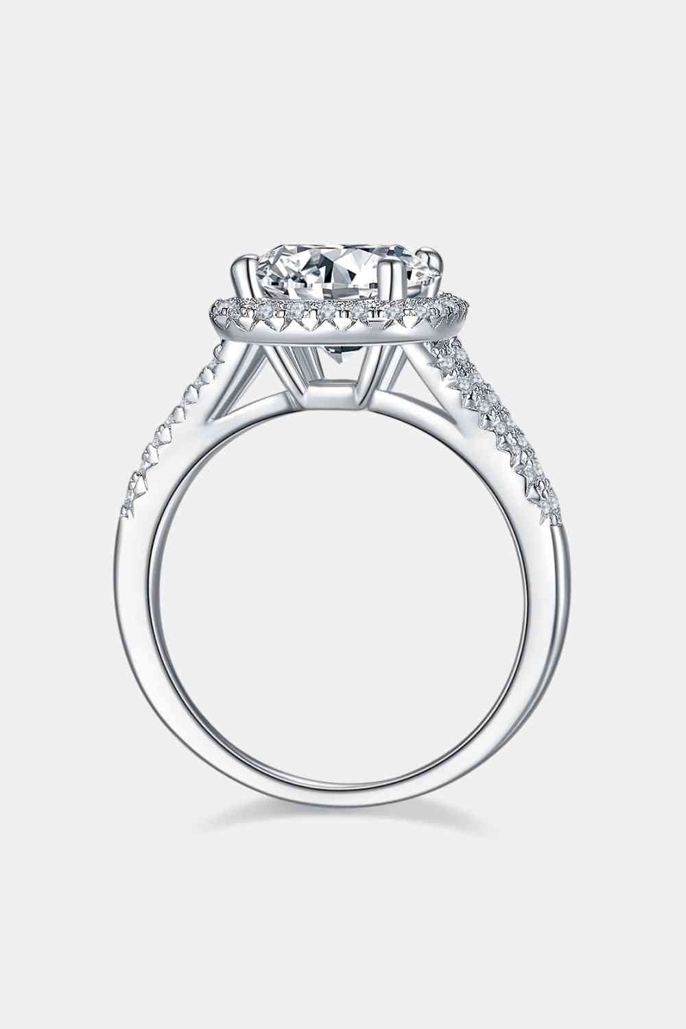 3 Carat Moissanite Halo Ring for a perfect OOTD – dress to impress outfits from Amexza