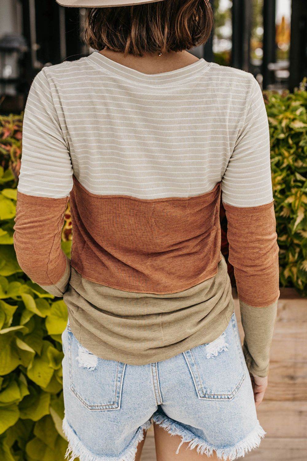 Color Block V-Neck Long Sleeve Top - Amexza