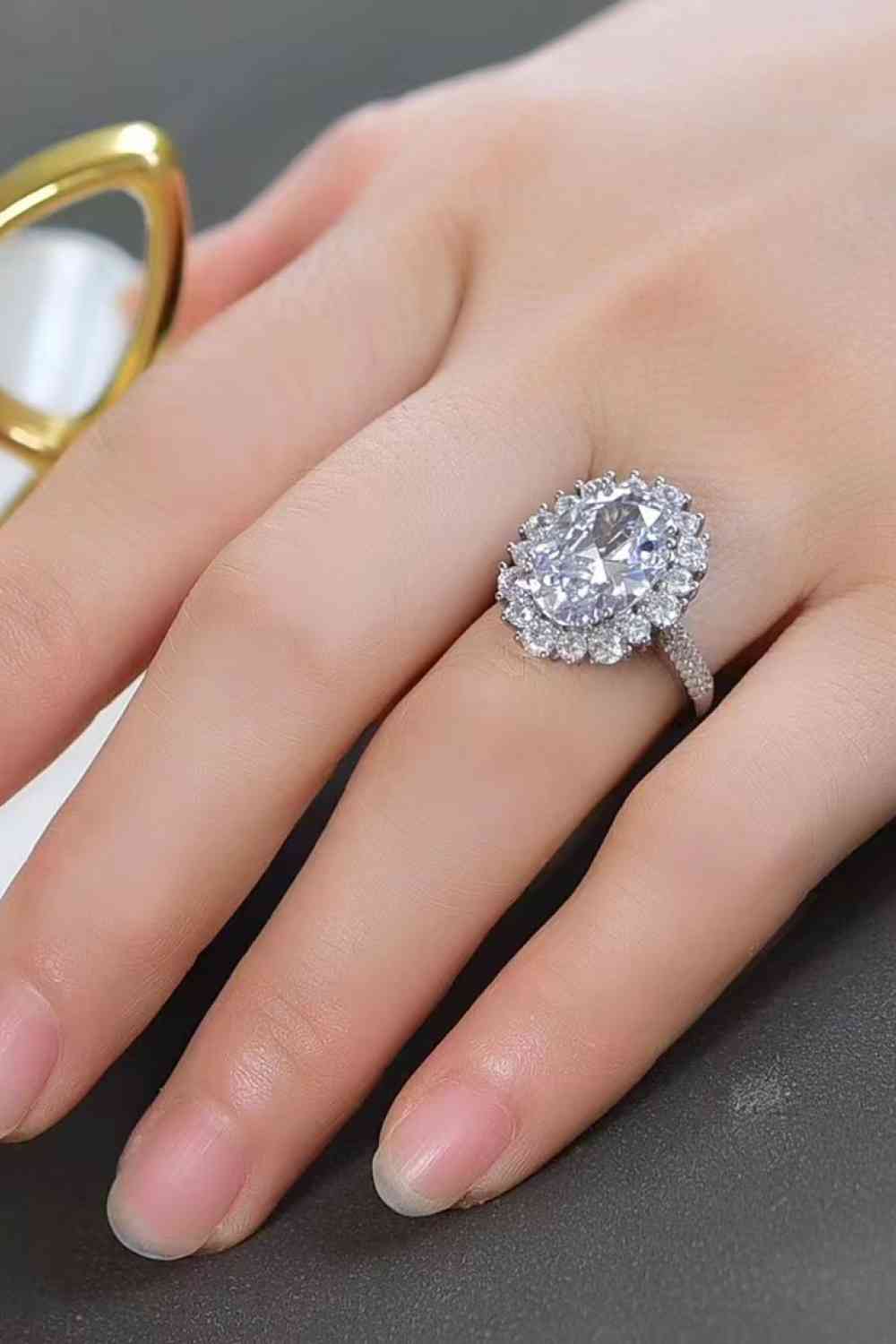 8 Carat Oval Moissanite Ring for a perfect OOTD – dress to impress outfits from Amexza