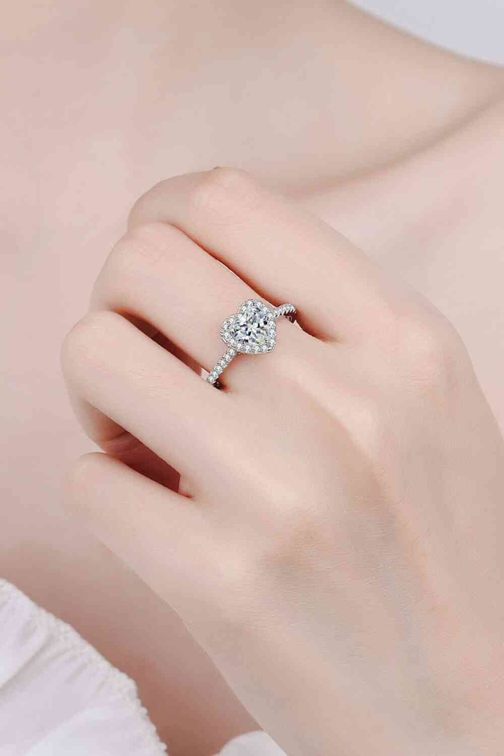 1 Carat Moissanite Heart-Shaped Ring for a perfect OOTD – dress to impress outfits from Amexza