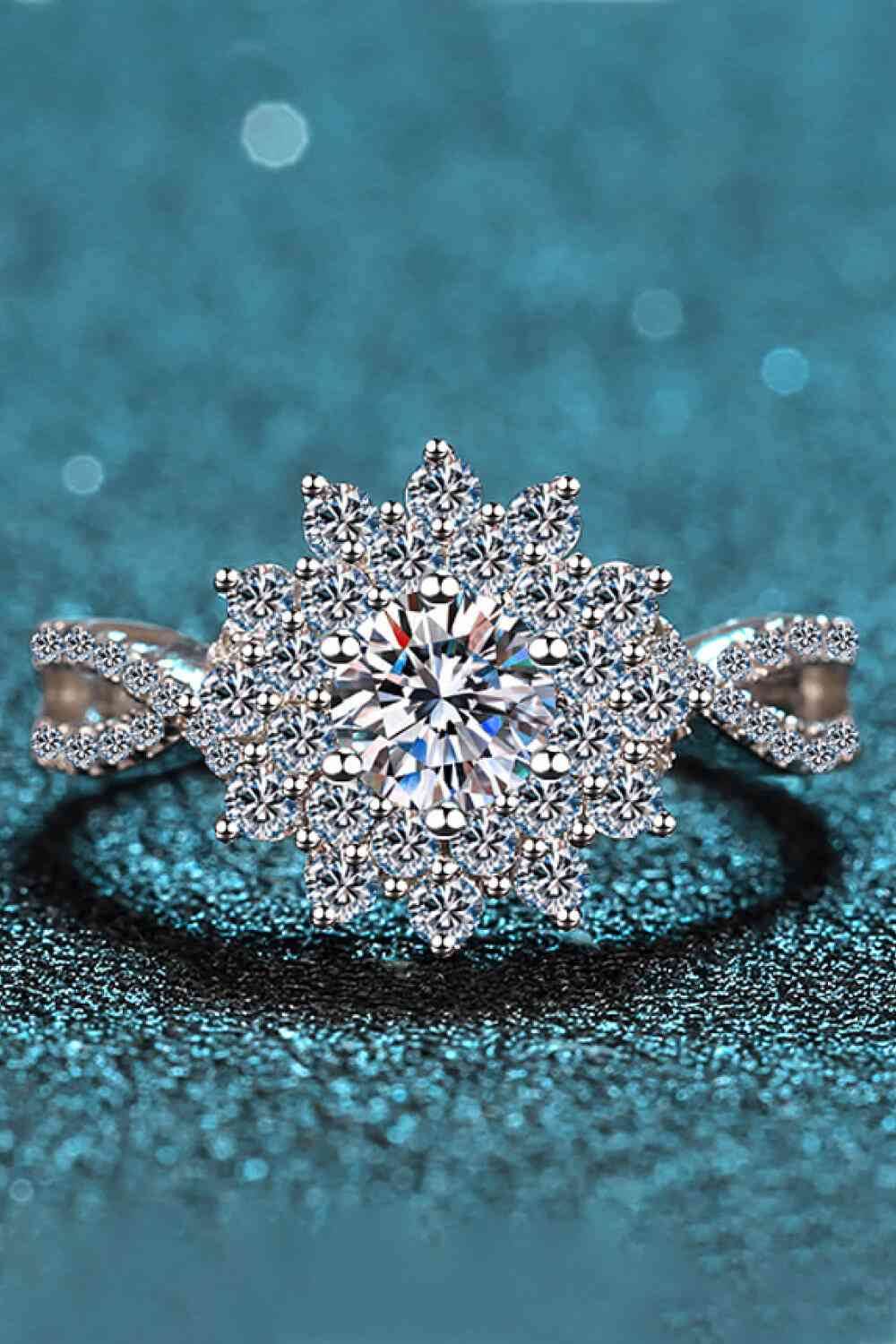 Moissanite Flower-Shape Split Shank Ring for a perfect OOTD – dress to impress outfits from Amexza