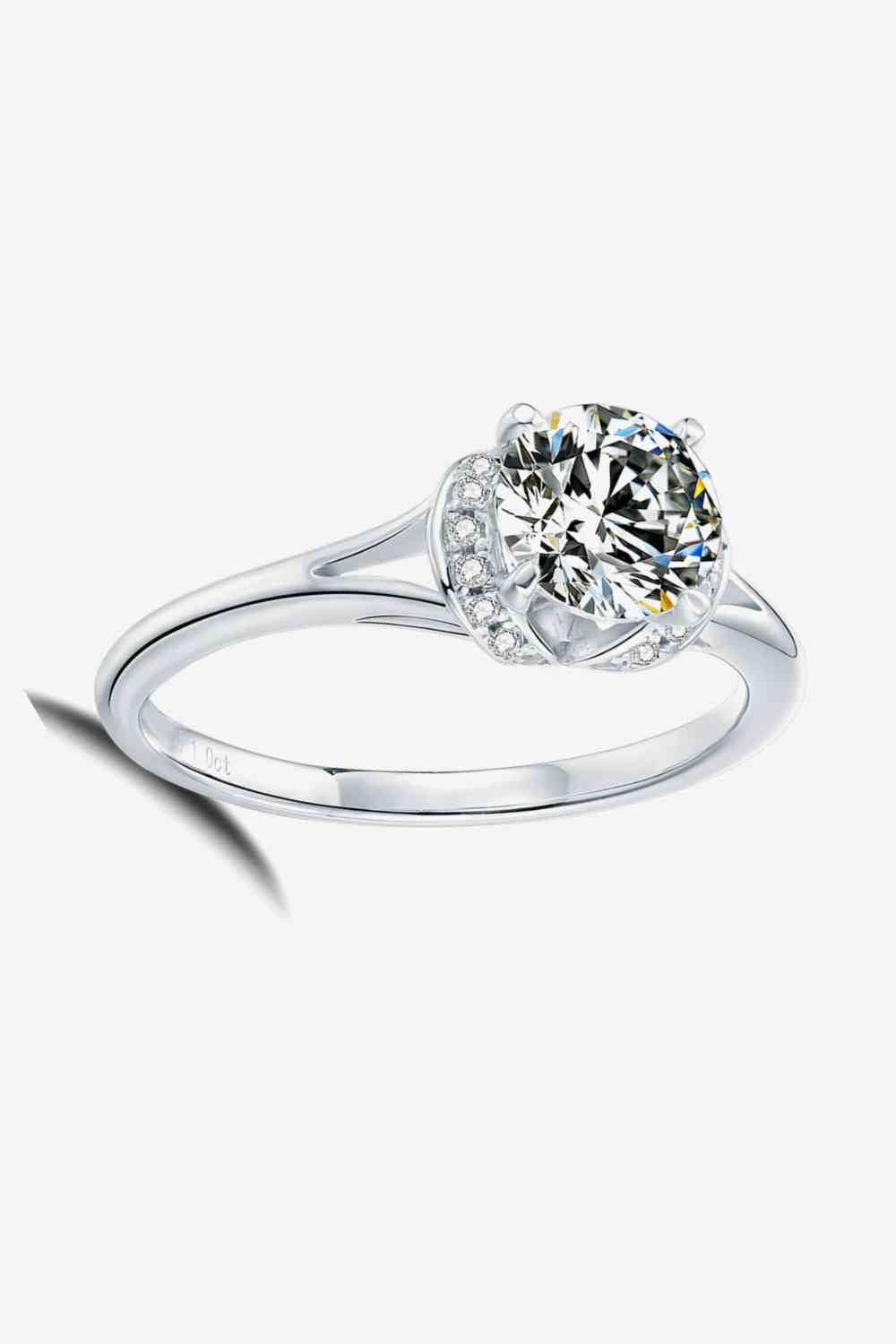 1 Carat Moissanite Split Shank Ring for a perfect OOTD – dress to impress outfits from Amexza