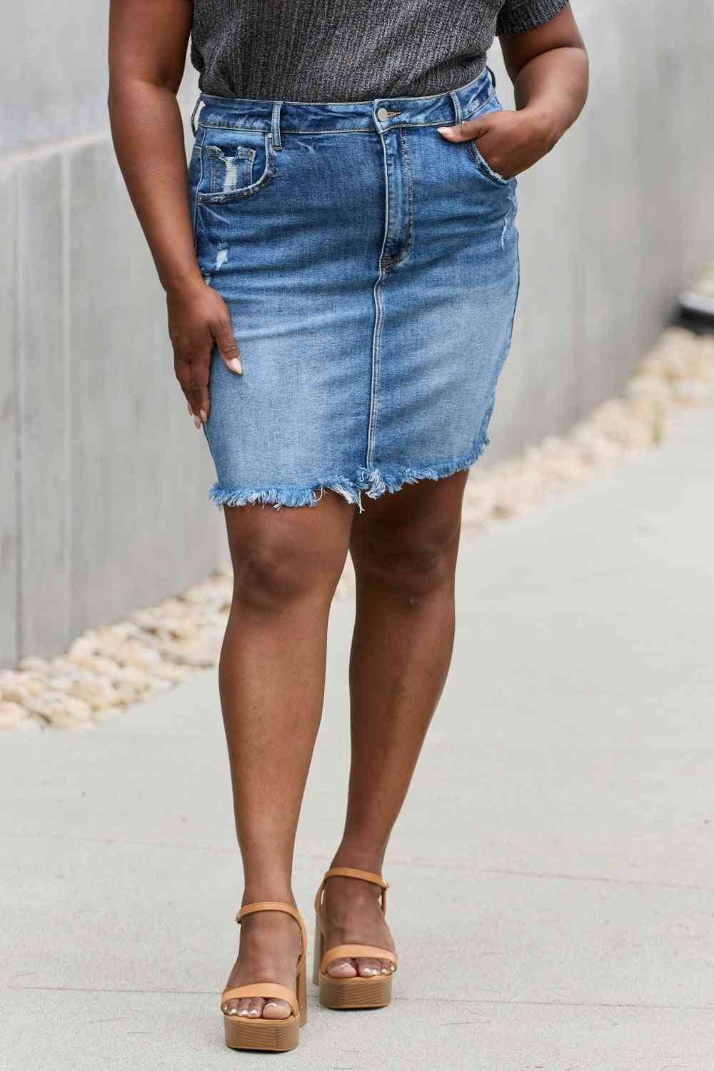 RISEN Amelia Full Size Denim Mini Skirt Medium for a perfect OOTD – dress to impress outfits from Amexza