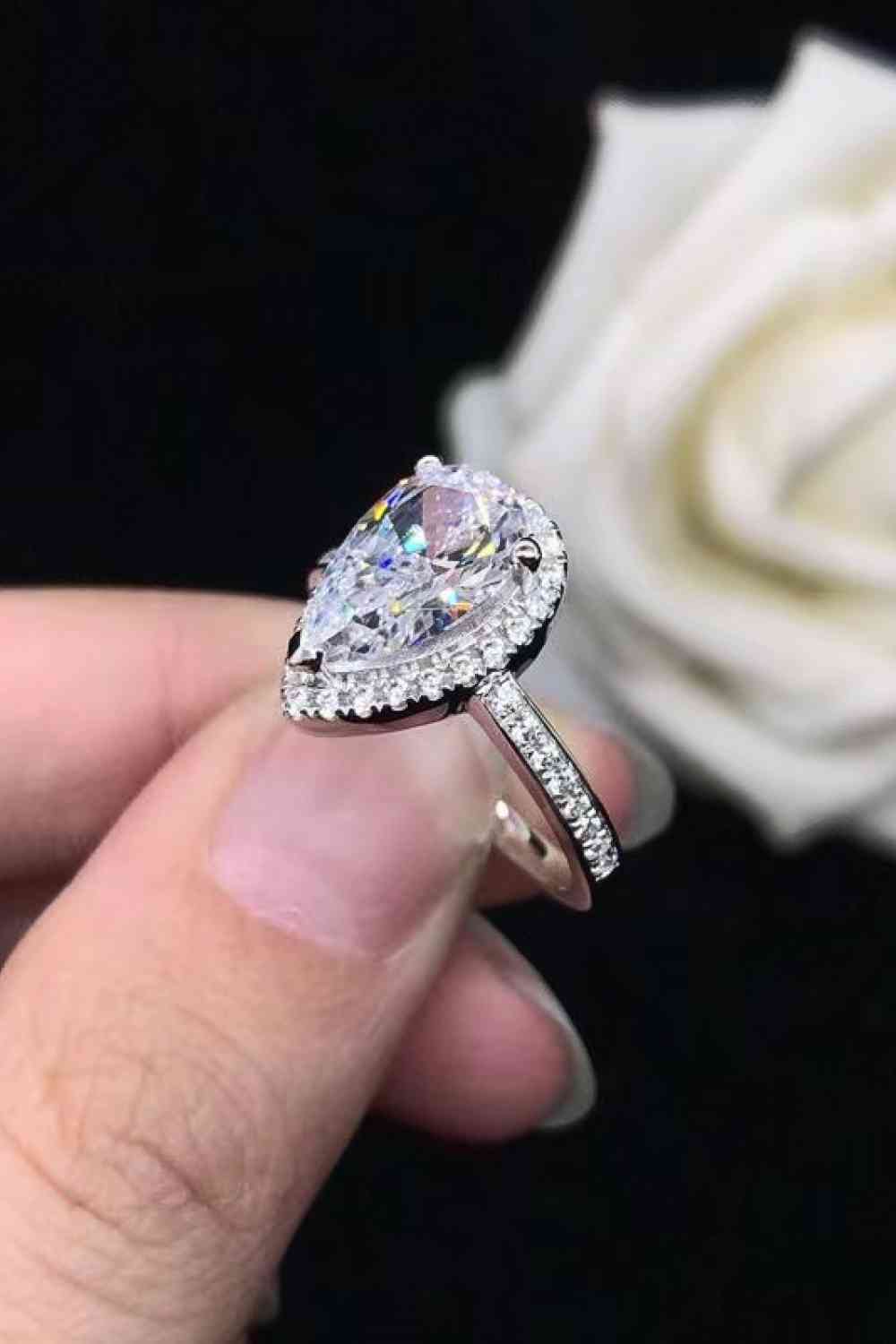 2 Carat Moissanite Teardrop Cluster Ring for a perfect OOTD – dress to impress outfits from Amexza