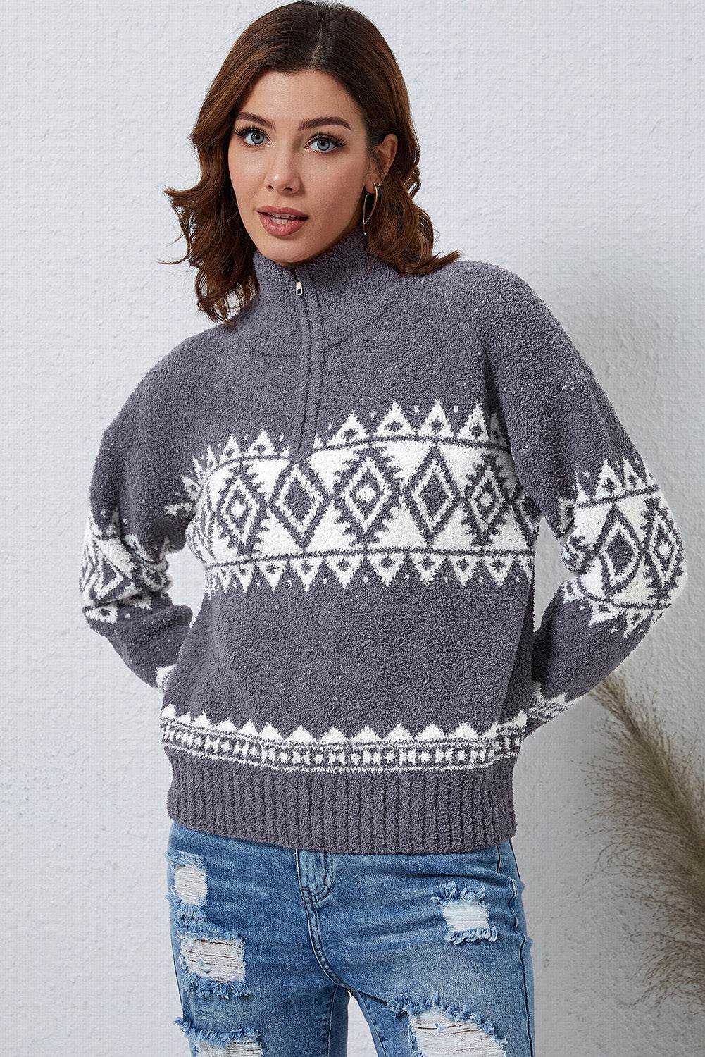 Zip-Up Geometrical Pattern Pullover Sweater for a perfect OOTD – dress to impress outfits from Amexza