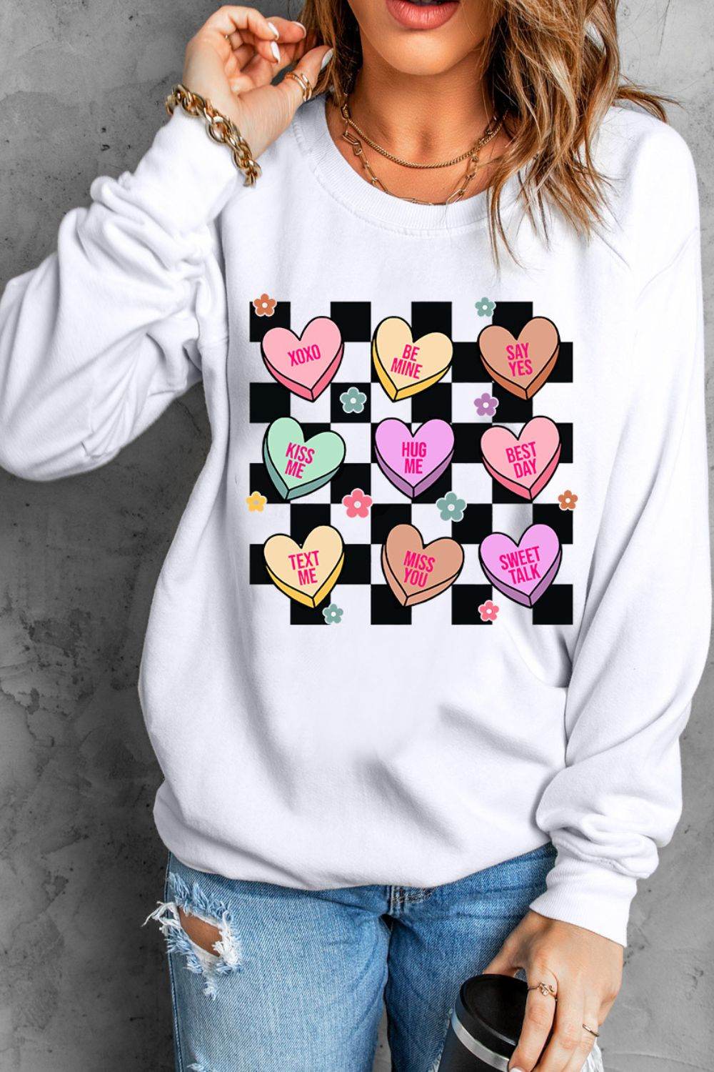 Valentine's Day Checkered Heart Long Sleeve Sweatshirt White for a perfect OOTD – dress to impress outfits from Amexza