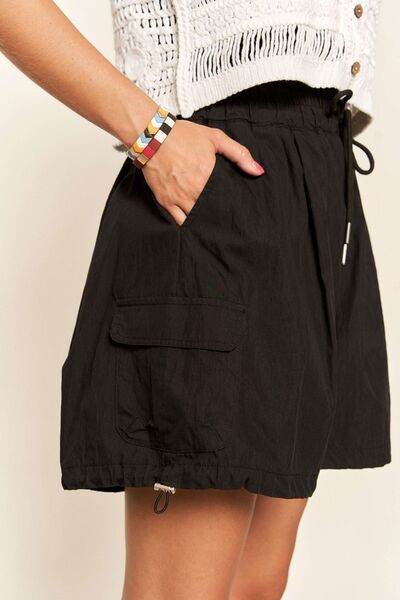 ADORA Drawstring Shorts with Pockets for a perfect OOTD – dress to impress outfits from Amexza