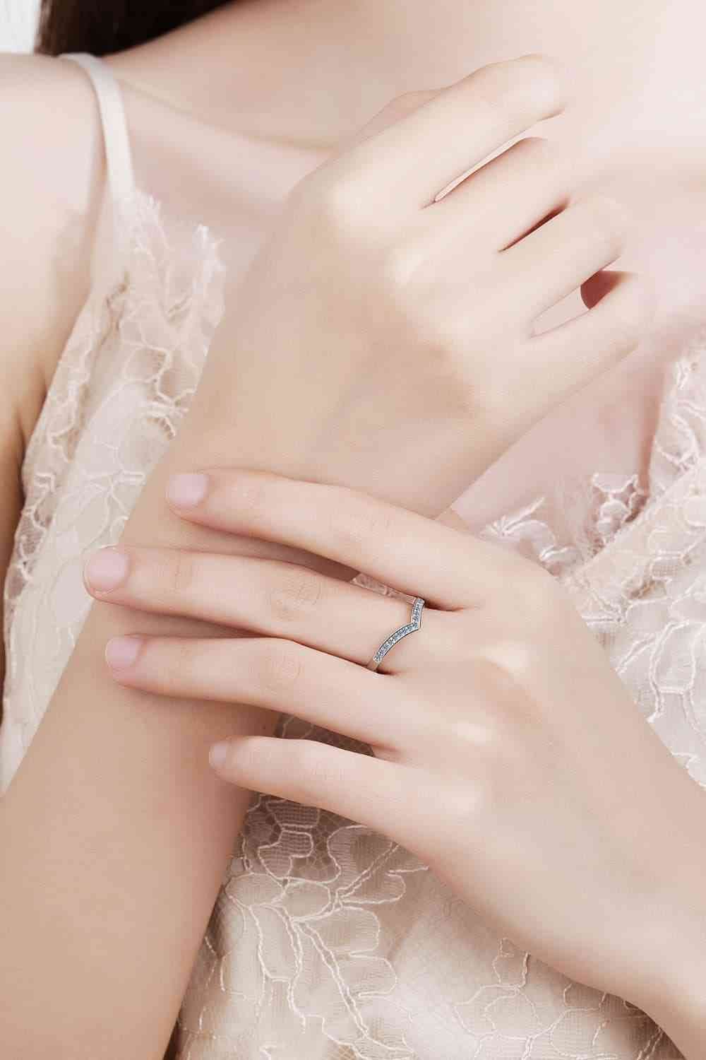 Minimalist Moissanite Rhodium-Plated Ring for a perfect OOTD – dress to impress outfits from Amexza