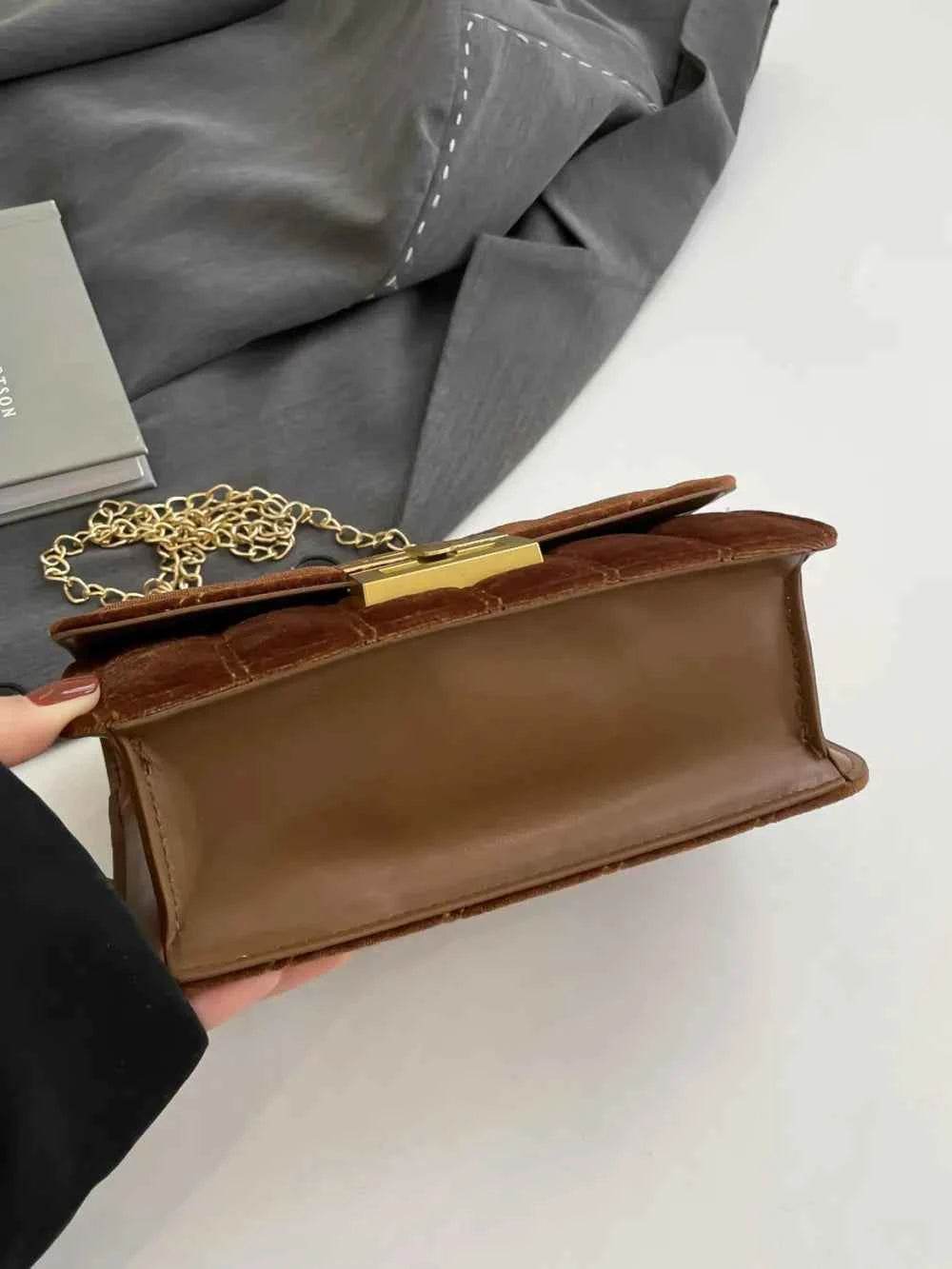 Solid Color Chain Shoulder Bag for a perfect OOTD – dress to impress outfits from Amexza