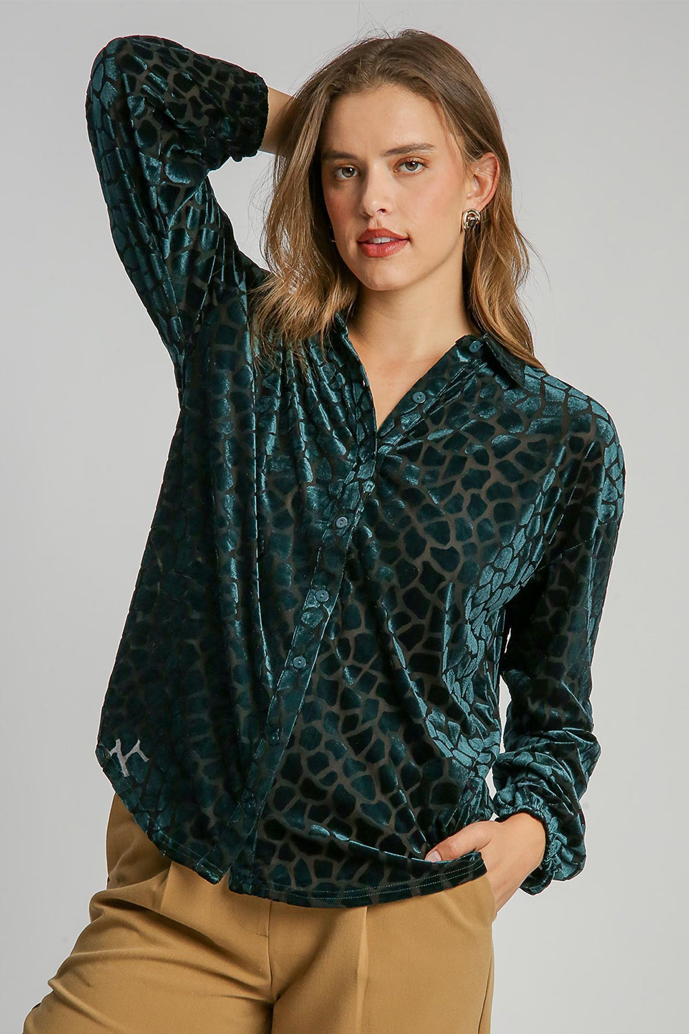 Umgee Animal Print Button Up Velvet Shirt Hunter Green for a perfect OOTD – dress to impress outfits from Amexza