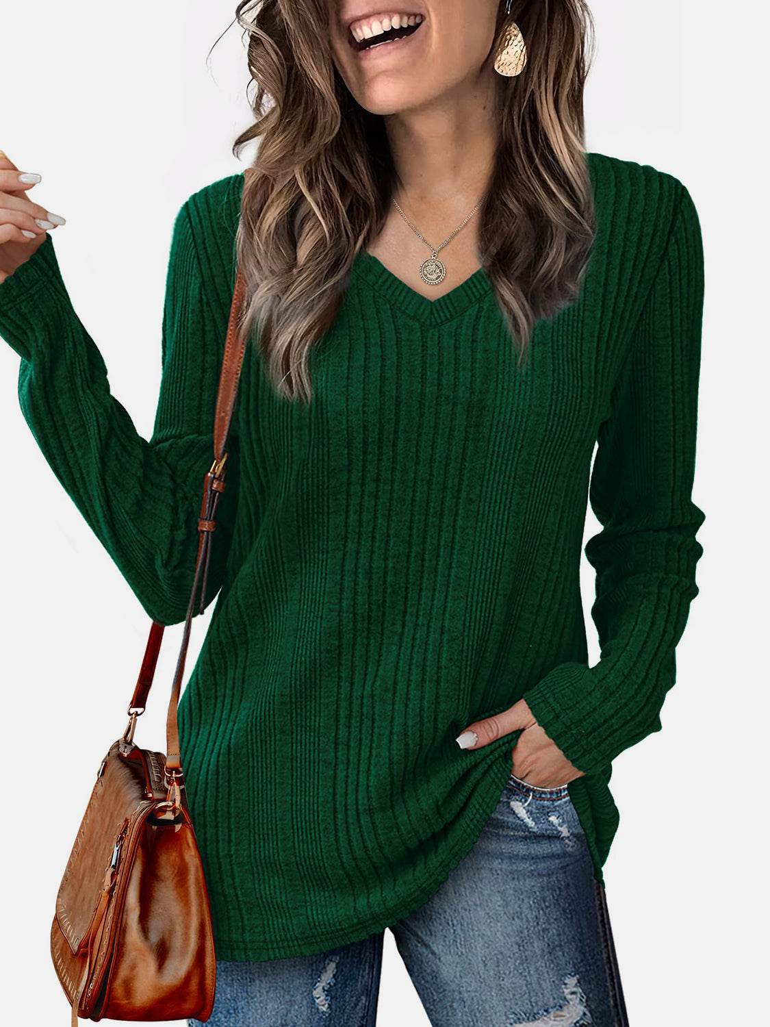 V-Neck Long Sleeve T-Shirt Dark Green for a perfect OOTD – dress to impress outfits from Amexza