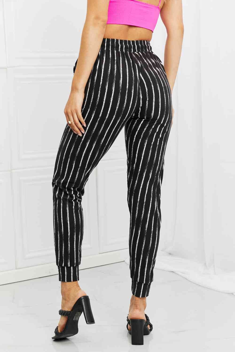 Leggings Depot Stay In Full Size Joggers for a perfect OOTD – dress to impress outfits from Amexza