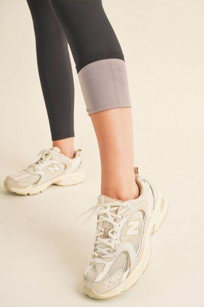 Yelete Full Size Fleece Lined High Waisted Leggings for a perfect OOTD – dress to impress outfits from Amexza