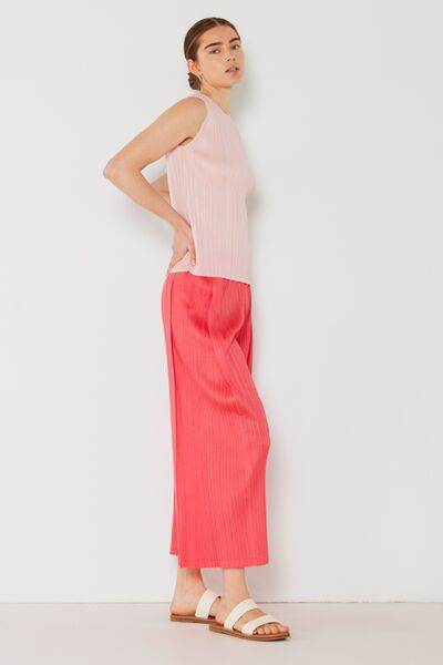 Marina West Swim Pleated Wide-Leg Pants with Side Pleat Detail for a perfect OOTD – dress to impress outfits from Amexza