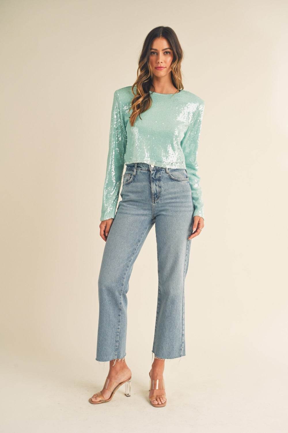 MABLE Shoulder Padded Sequin Crop Top for a perfect OOTD – dress to impress outfits from Amexza