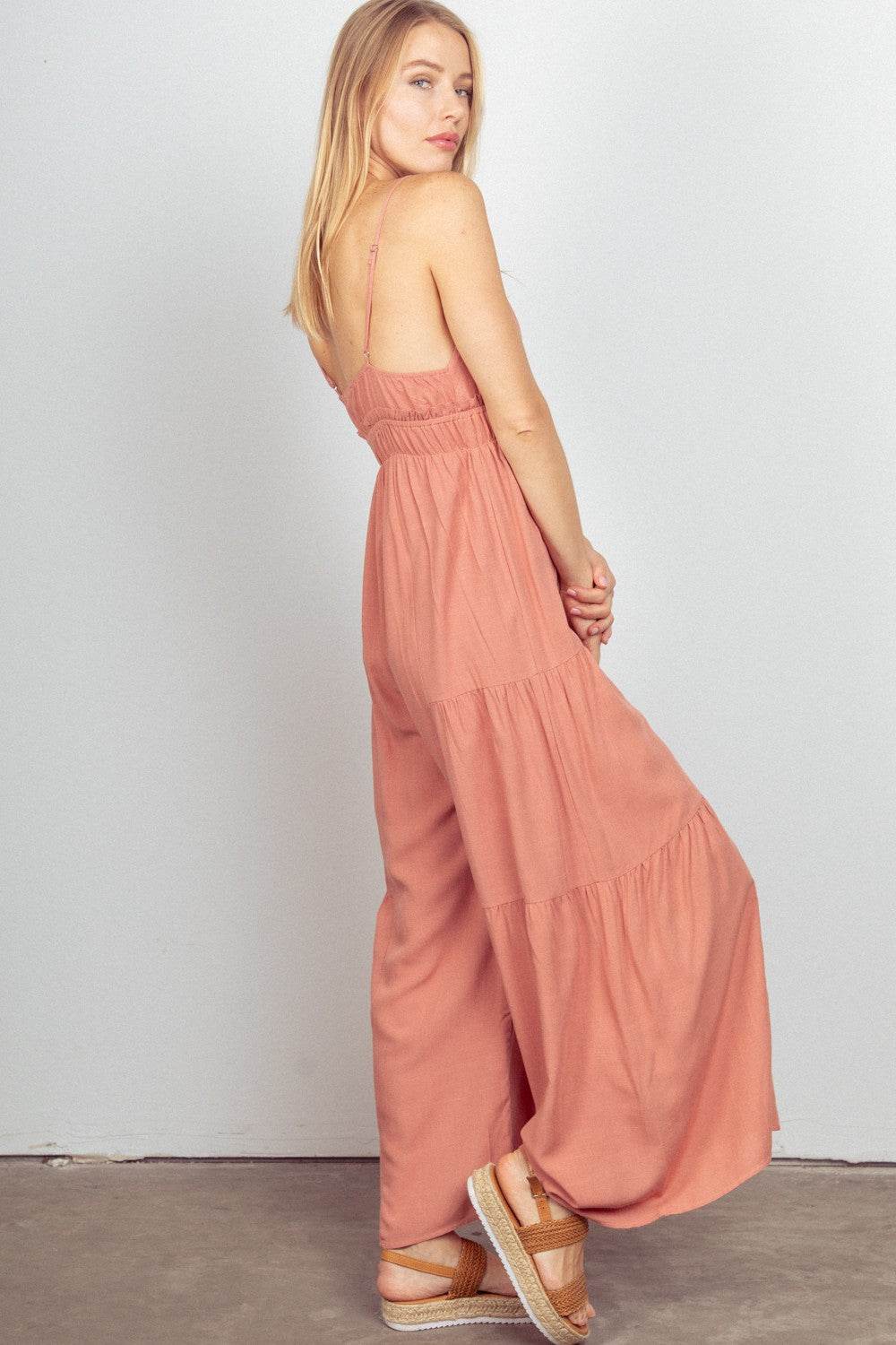 VERY J Sleeveless Ruched Wide Leg Jumpsuit for a perfect OOTD – dress to impress outfits from Amexza