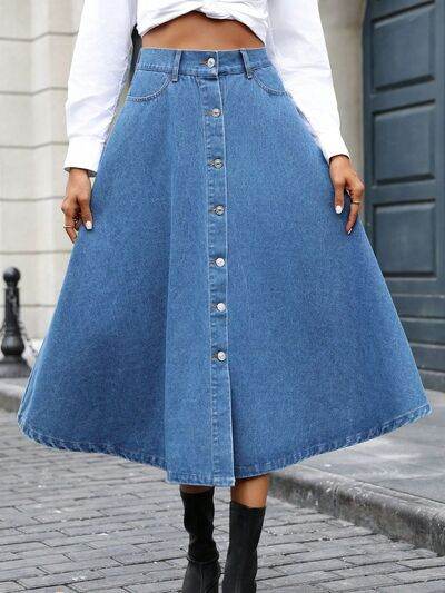 Buttoned Midi Denim Skirt with Pockets Light for a perfect OOTD – dress to impress outfits from Amexza