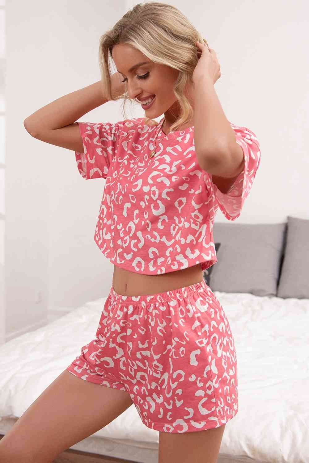 Ivy Lane Leopard Crop Top and Shorts Set for a perfect OOTD – dress to impress outfits from Amexza