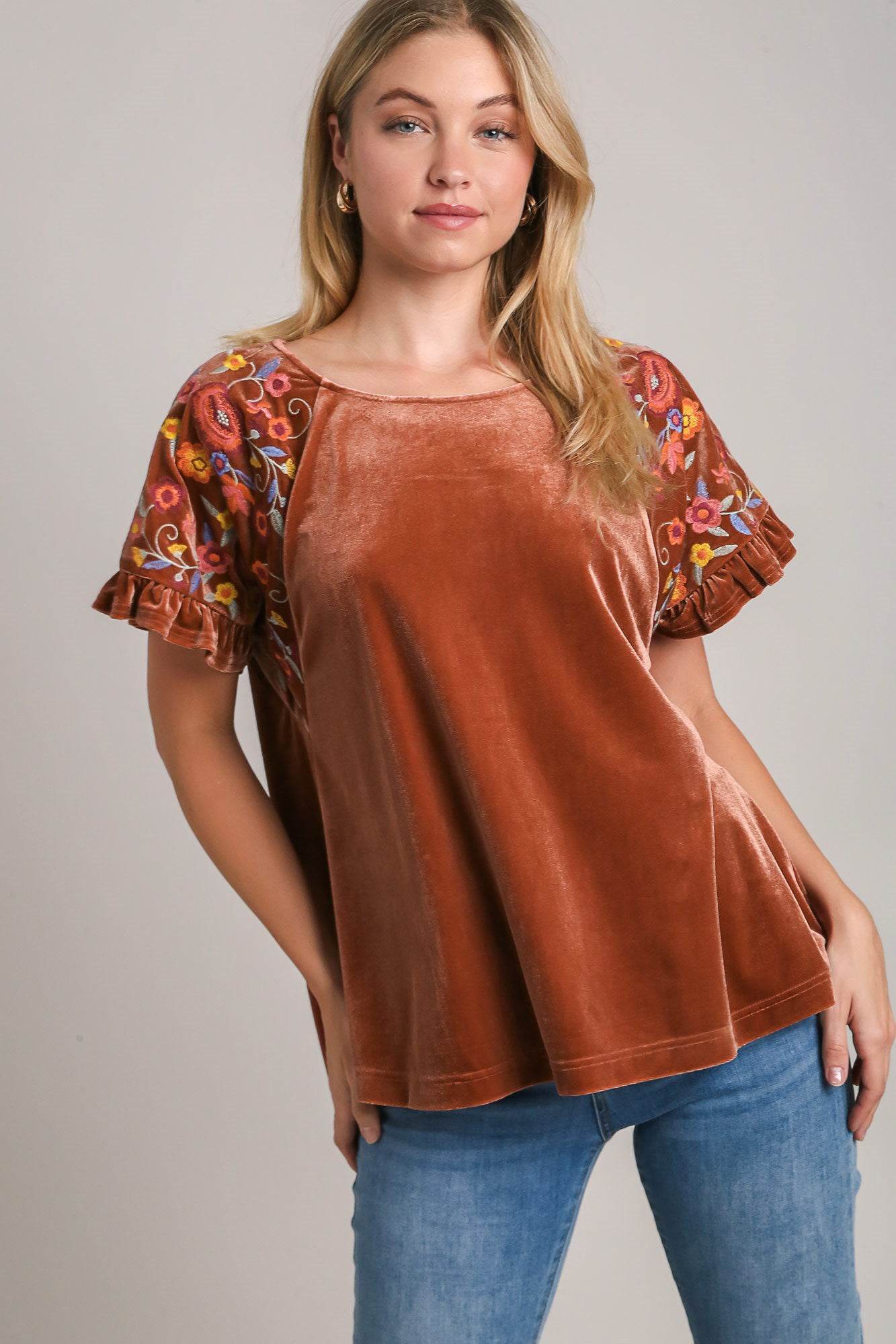 Umgee Velvet Embroidery Short Sleeve Blouse Brown for a perfect OOTD – dress to impress outfits from Amexza