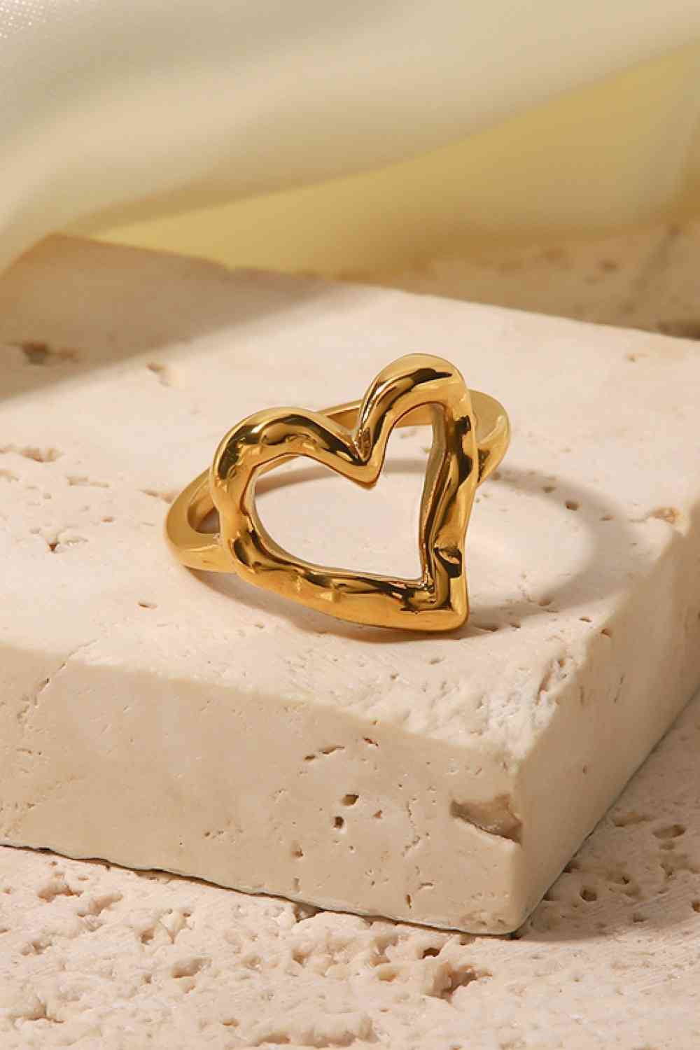 18K Gold Plated Heart-Shaped Ring for a perfect OOTD – dress to impress outfits from Amexza