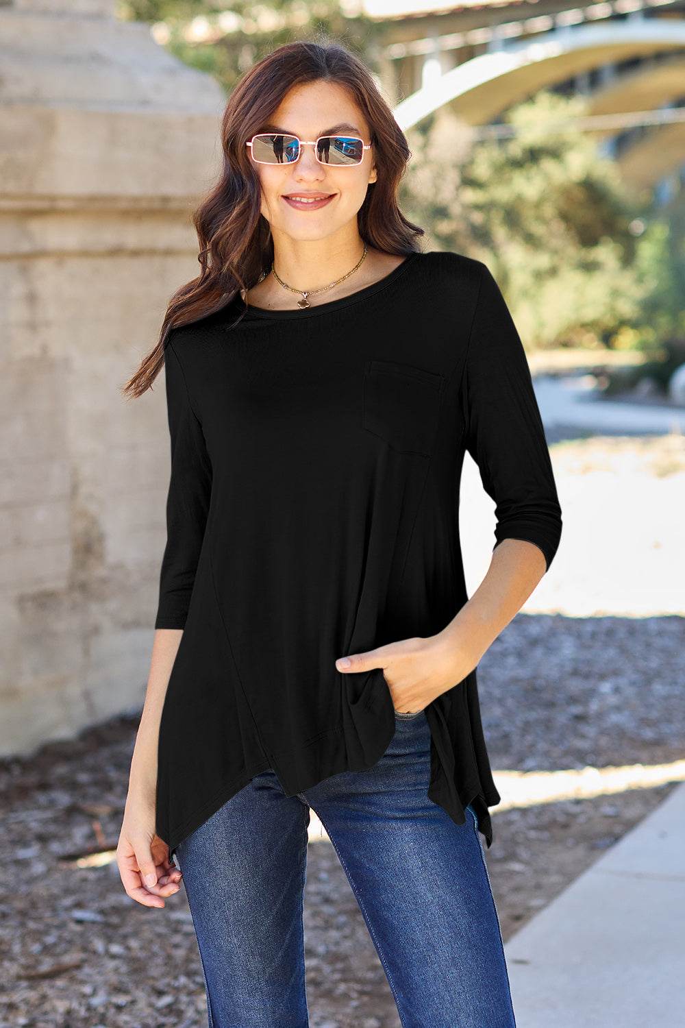 Basic Bae Full Size Round Neck Pocketed T-Shirt Black for a perfect OOTD – dress to impress outfits from Amexza