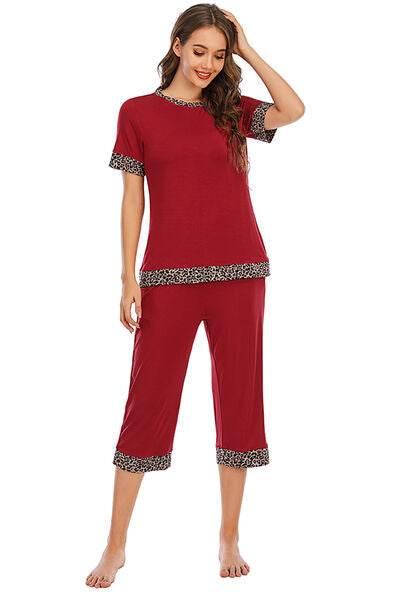 Round Neck Short Sleeve Top and Capris Pants Lounge Set for a perfect OOTD – dress to impress outfits from Amexza