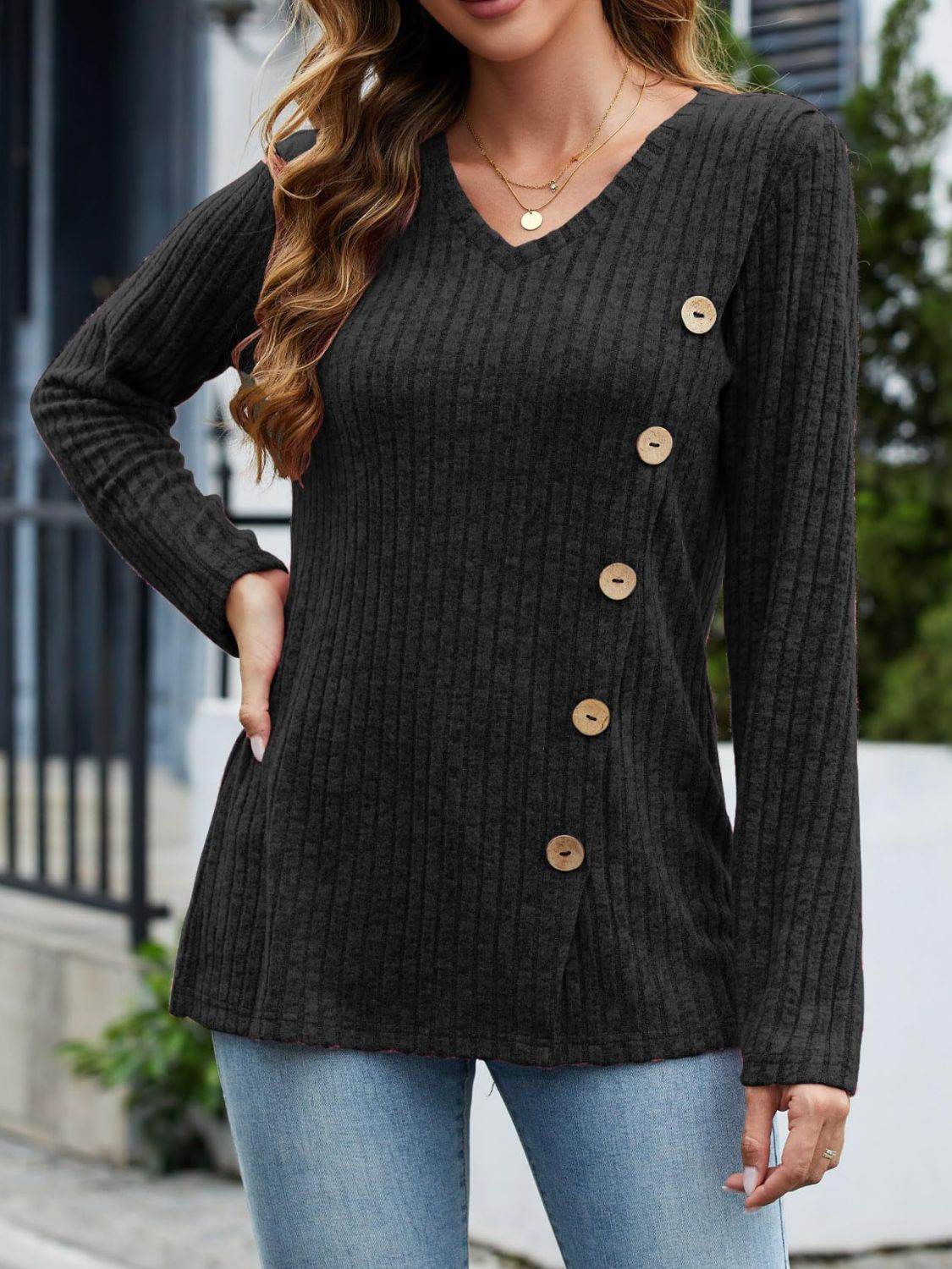 V-Neck Long Sleeve T-Shirt Black for a perfect OOTD – dress to impress outfits from Amexza