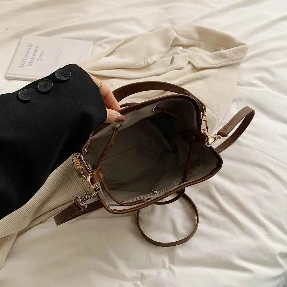 Straw Braided Shoulder Bag for a perfect OOTD – dress to impress outfits from Amexza