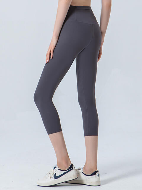 Wide Waistband Cropped Sports Leggings for a perfect OOTD – dress to impress outfits from Amexza