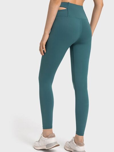 Millennia Crisscross Cutout Sports Leggings for a perfect OOTD – dress to impress outfits from Amexza