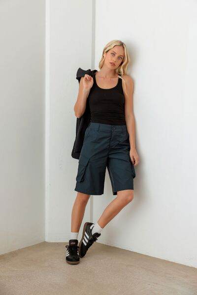 Le Lis Navy Cargo Bermuda Shorts for a perfect OOTD – dress to impress outfits from Amexza