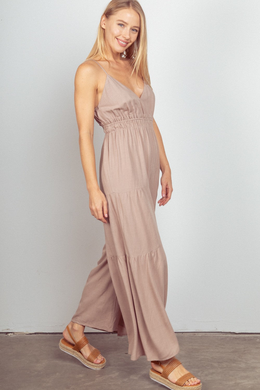 VERY J Sleeveless Ruched Wide Leg Jumpsuit for a perfect OOTD – dress to impress outfits from Amexza