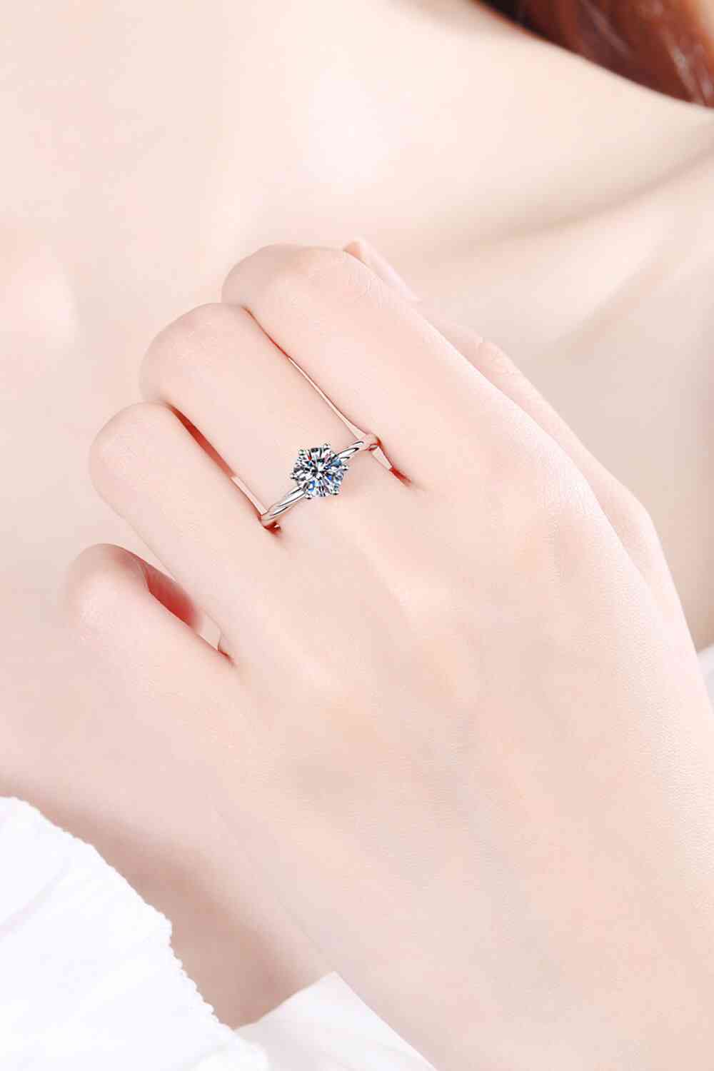 1 Carat Moissanite 6-Prong Twisted Ring for a perfect OOTD – dress to impress outfits from Amexza